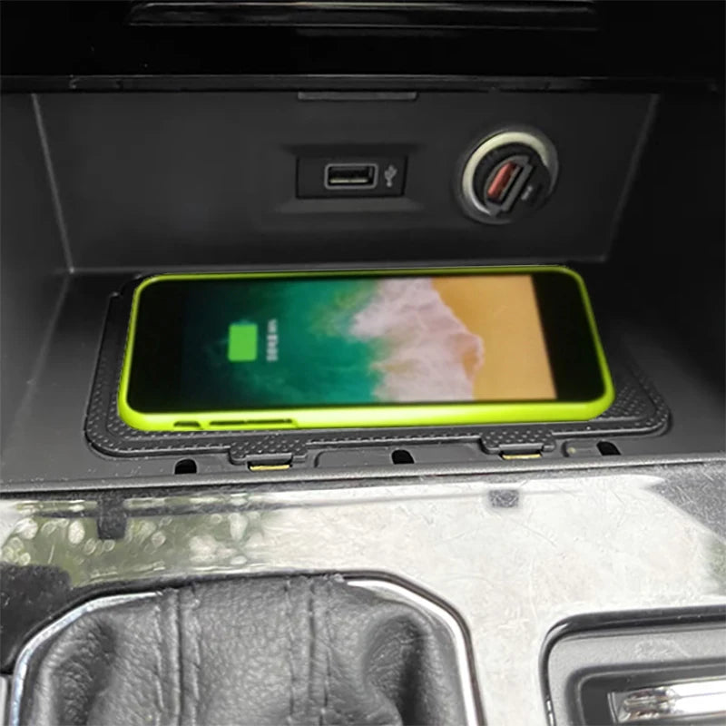 15W Car wireless charger fast phone charger charging pad charging holder for VW Jetta MK7 T-Roc T-Cross Teramont Phideon